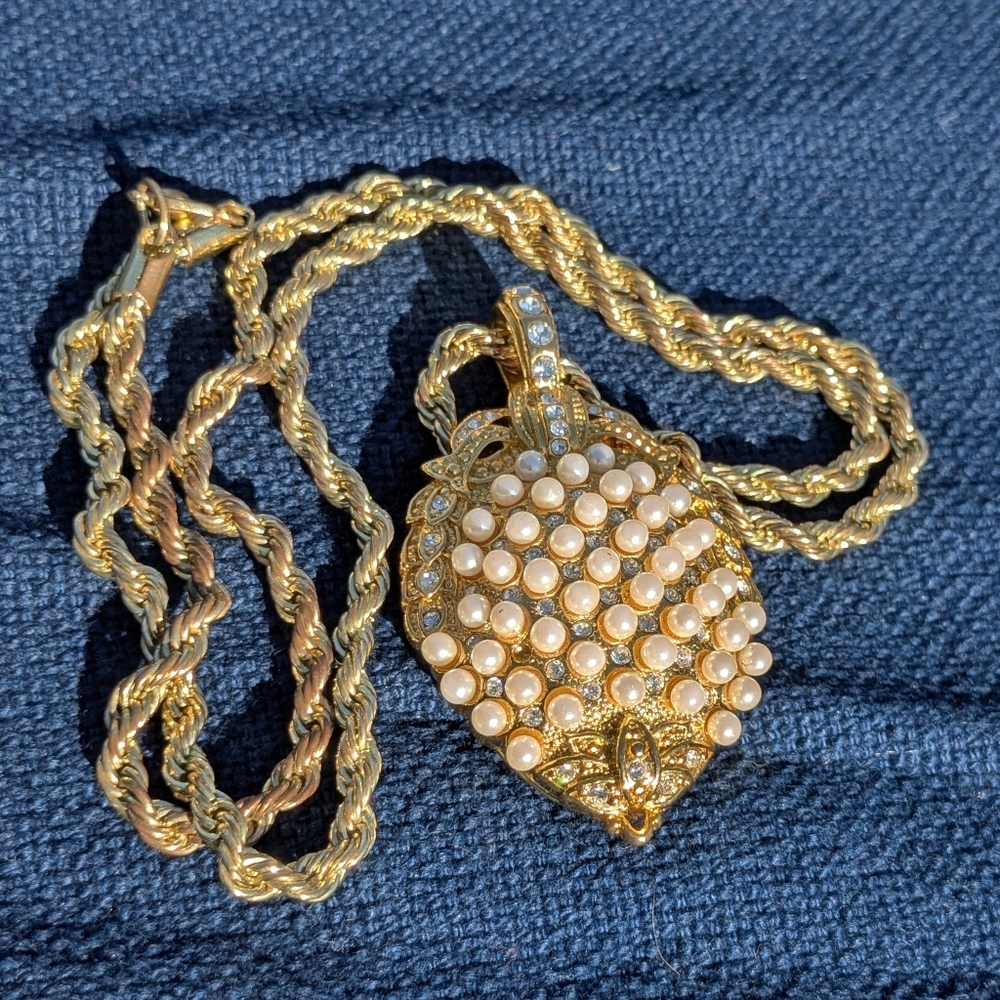 Estate Vintage Berebi Gold Tone Pearl and Pave Locket Necklace - Picture 3 of 7